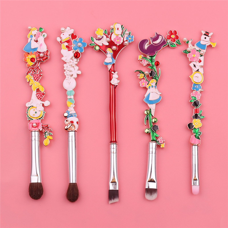 Роскошный набор кистей для мак – обзор и цена Sailor Moon Wand