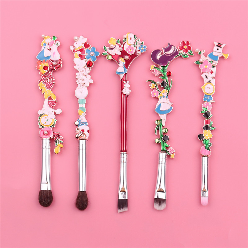 Роскошный набор кистей для мак – обзор и цена Sailor Moon Wand